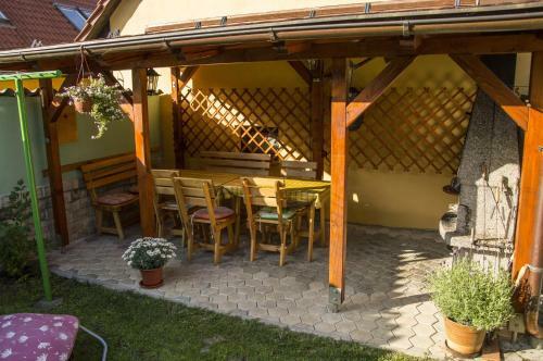 Hostal Penzion H-market