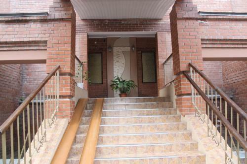 7 Sky Hotel Klinicheskaya Street