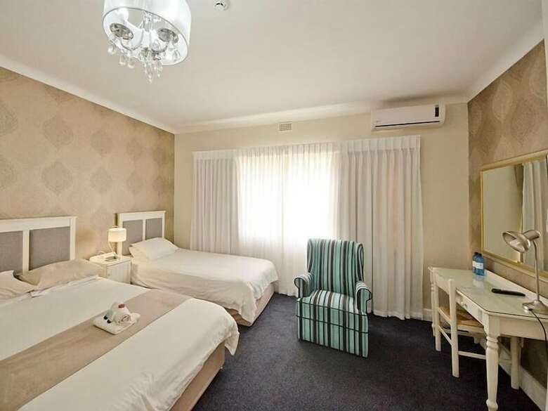 The Russel Hotel