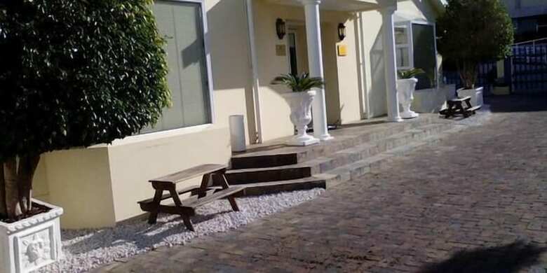 The Russel Hotel