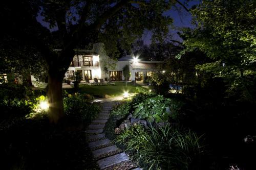Hostal The Oasis Signature Hotel
