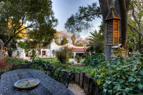 Hostal The Oasis Signature Hotel
