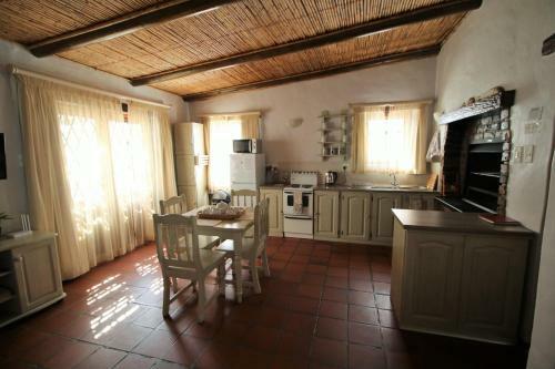 Hostal Baywatch Guest House