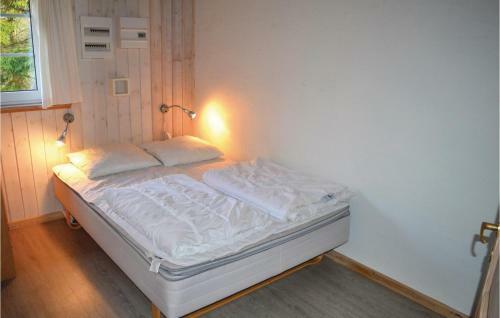 Hostal Holiday Home Torndrup Strand Hals