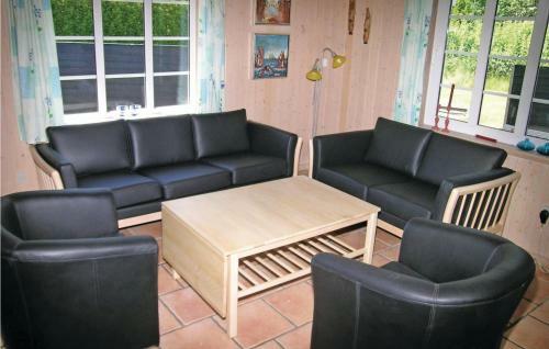Hostal Holiday Home Torndrup Strand Hals
