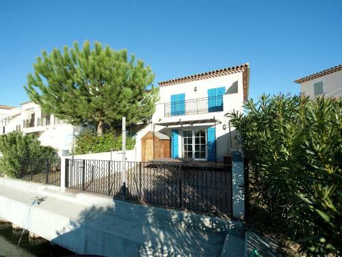 Holiday Home Au Bord De L Eau Aigues Mortes