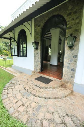 Hotel Horathapola Estate