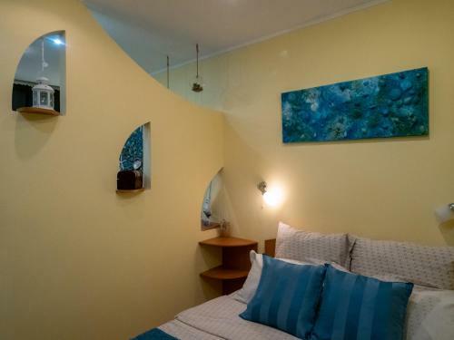 Sunny Old Town Apartments