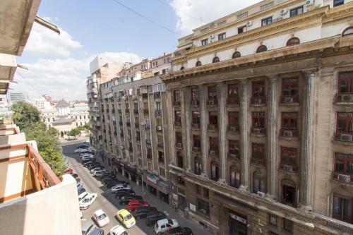 Sunny Old Town Apartments