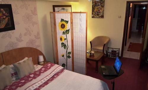 Sunny Old Town Apartments