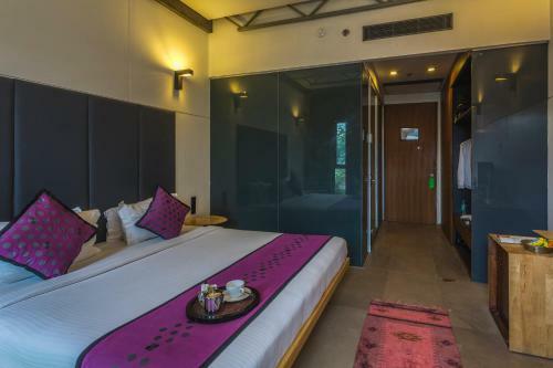 Mana Hotels