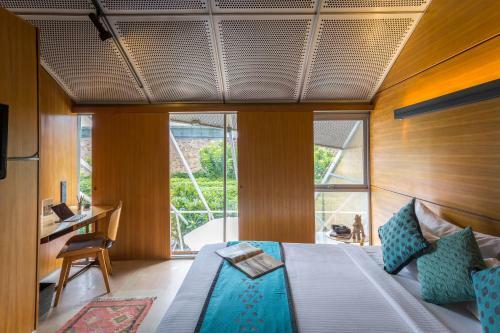 Mana Hotels
