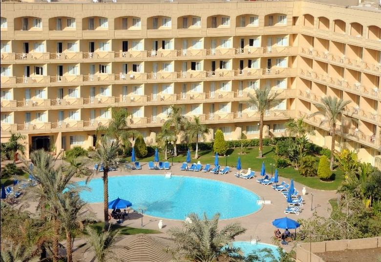 Grand Pyramids Hotel