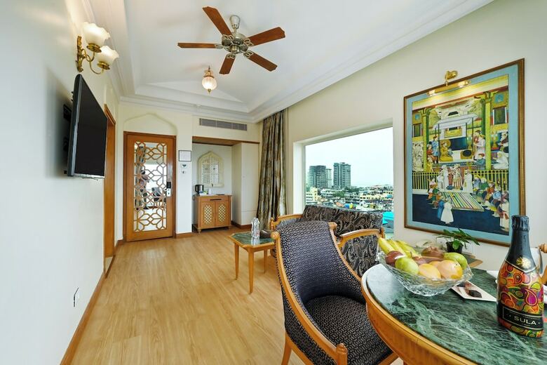 Hotel Fariyas