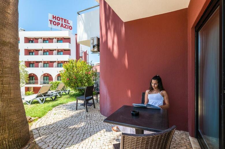Topazio Mar Beach Hotel & Apartments