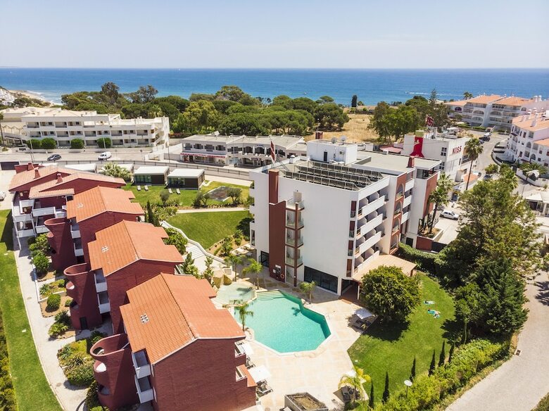 Topazio Mar Beach Hotel & Apartments