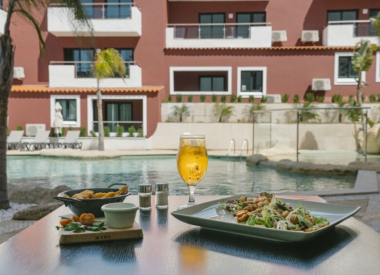 Topazio Mar Beach Hotel & Apartments