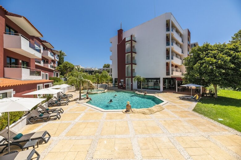 Topazio Mar Beach Hotel & Apartments