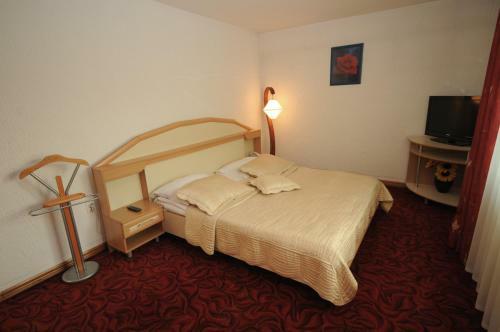Golden Card Motel
