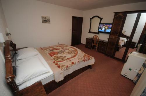 Golden Card Motel