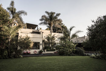 Hostal The Residence