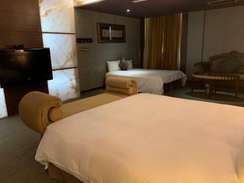 Crystal Business Motel