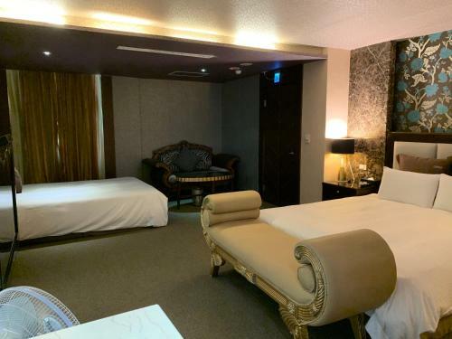 Crystal Business Motel