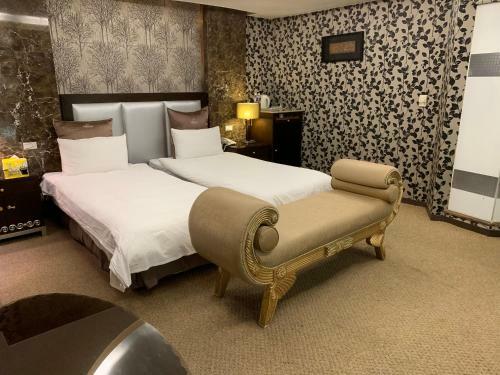 Crystal Business Motel