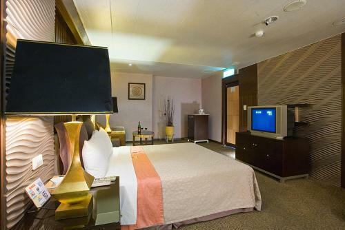 Crystal Business Motel