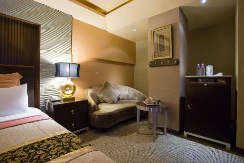 Crystal Business Motel