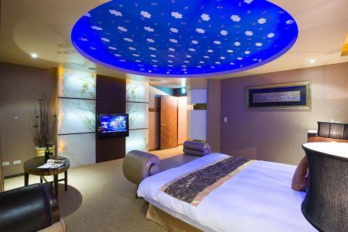 Crystal Business Motel
