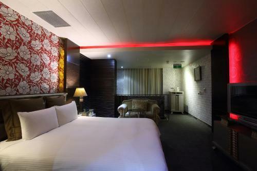 Crystal Business Motel