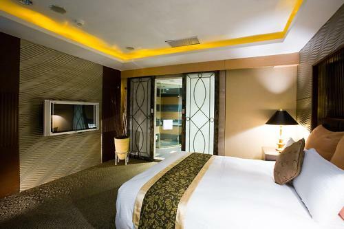 Crystal Business Motel