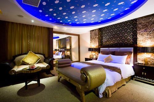 Crystal Business Motel