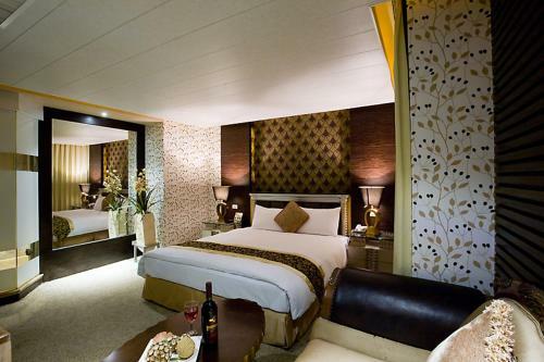 Crystal Business Motel