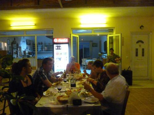 Hostal Babis Taverna & Rooms