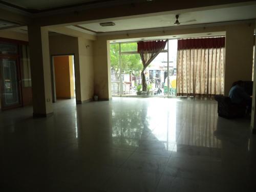 Hotel Viren International