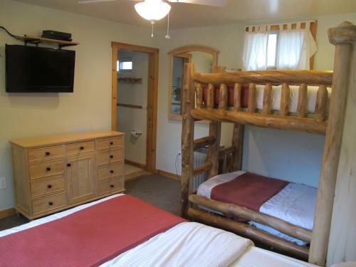 Hotel Convict Lake Resort