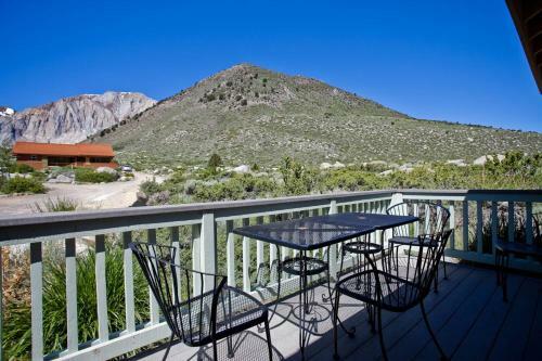Hotel Convict Lake Resort