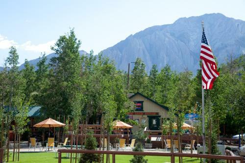 Hotel Convict Lake Resort