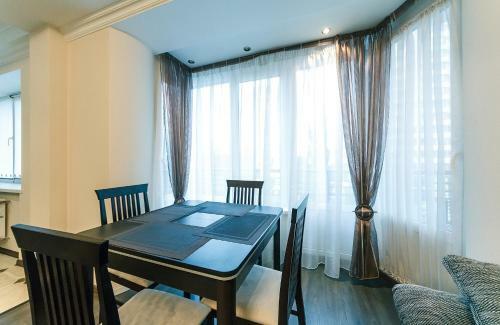 Luxrent Apartments On Lesi Ukrainki - Kiev