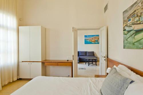 The Clock - Tel Aviv-jaffa Luxury Apartments