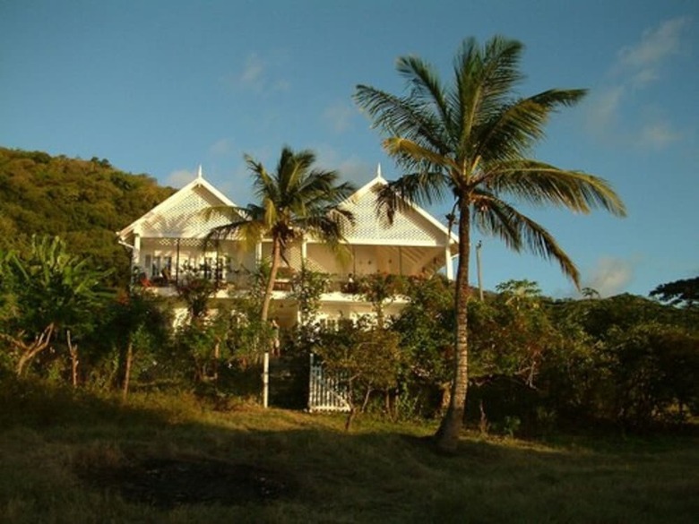Green Roof Inn