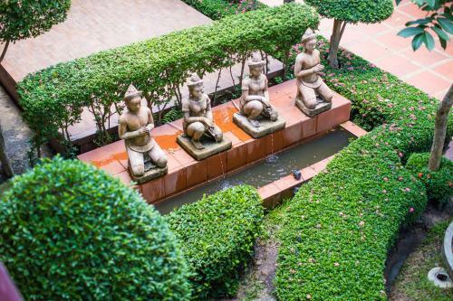 Juntra Resort & Hotel