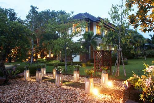 Juntra Resort & Hotel