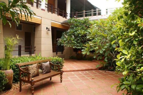 Juntra Resort & Hotel
