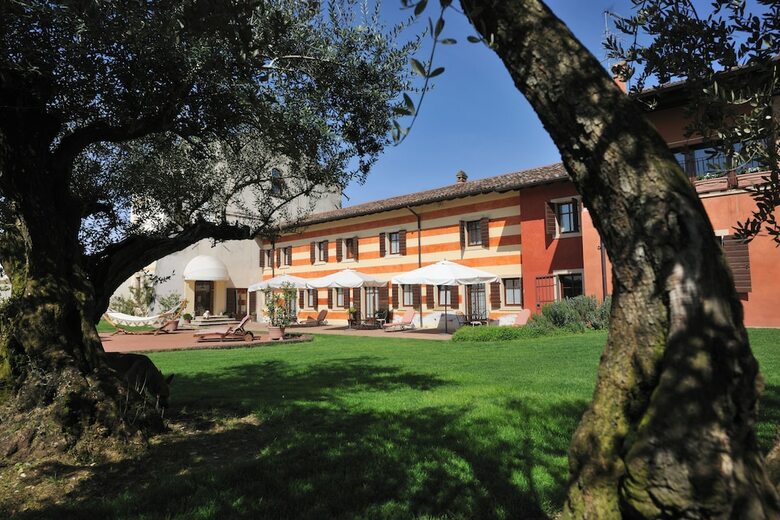 Hostal Musella Winery & Relais