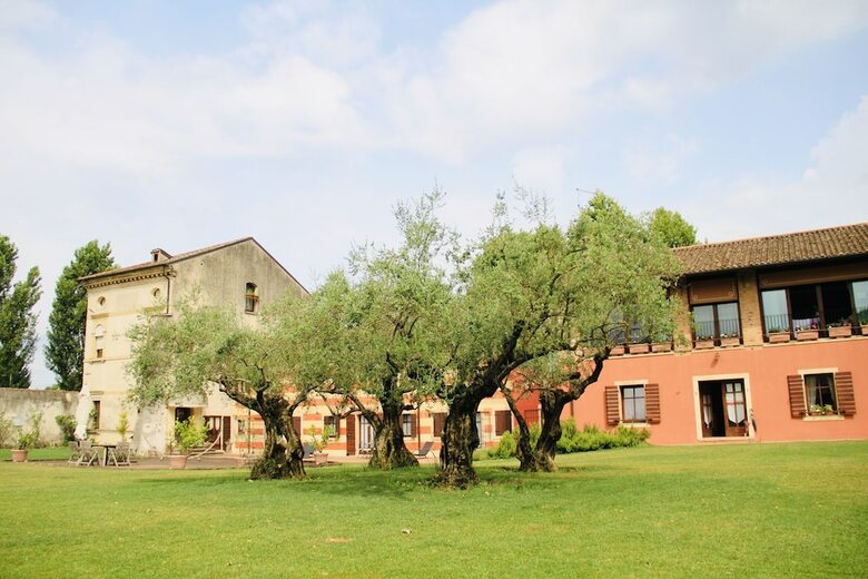 Hostal Musella Winery & Relais