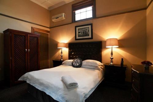 Halfway House Hotel