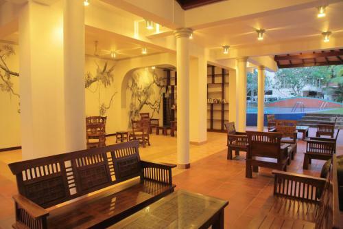 Wunderbar Beach Hotel